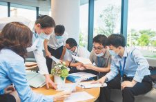 海南：90后海归关俊伟，医药监管“新担当”