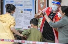 外籍志愿者加入海口抗“疫” 用行动为海口加油