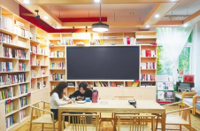 海南万宁市残联联合万宁市司法局开展“全国助残日”活动