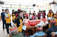 琼海“红娘子玫瑰连”：7年来坚持传递爱心“接力棒”