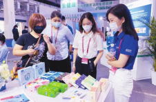 20多种特色展品亮相海南健博会 为“三亚元素”添彩